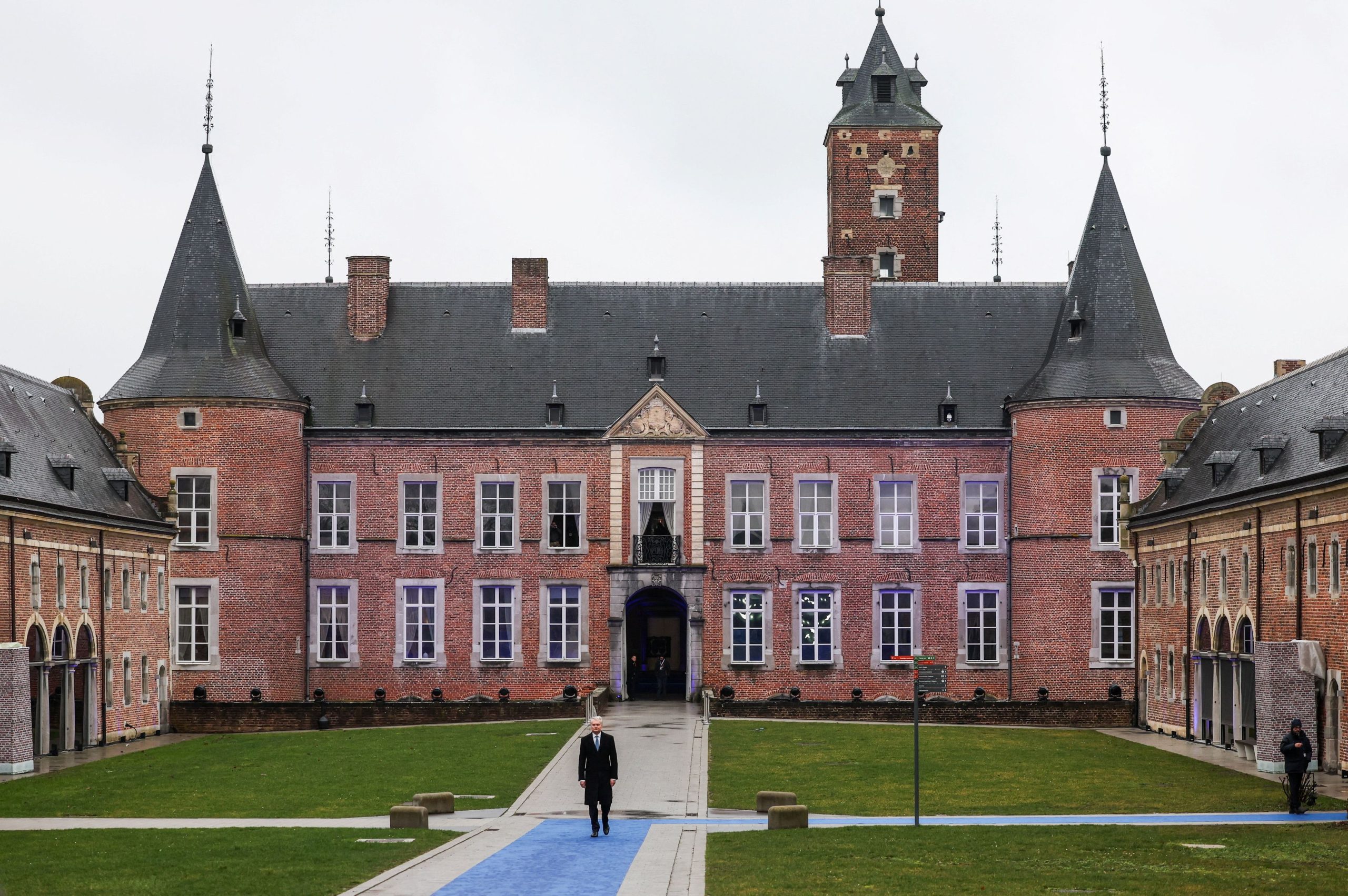 &Rho;&omega;&gamma;&mu;έ&sigmaf; &sigma;&tau;&omicron;&nu; &epsilon;&upsilon;&rho;&omega;&pi;&alpha;ϊ&kappa;ό ά&xi;&omicron;&nu;&alpha;: &Mu;&epsilon;&rho;&tau;&sigmaf;, &Mu;&alpha;&kappa;&rho;ό&nu; &kappa;&alpha;&iota; &eta; &sigma;&kappa;&iota;ά &Tau;&rho;&alpha;&mu;&pi;