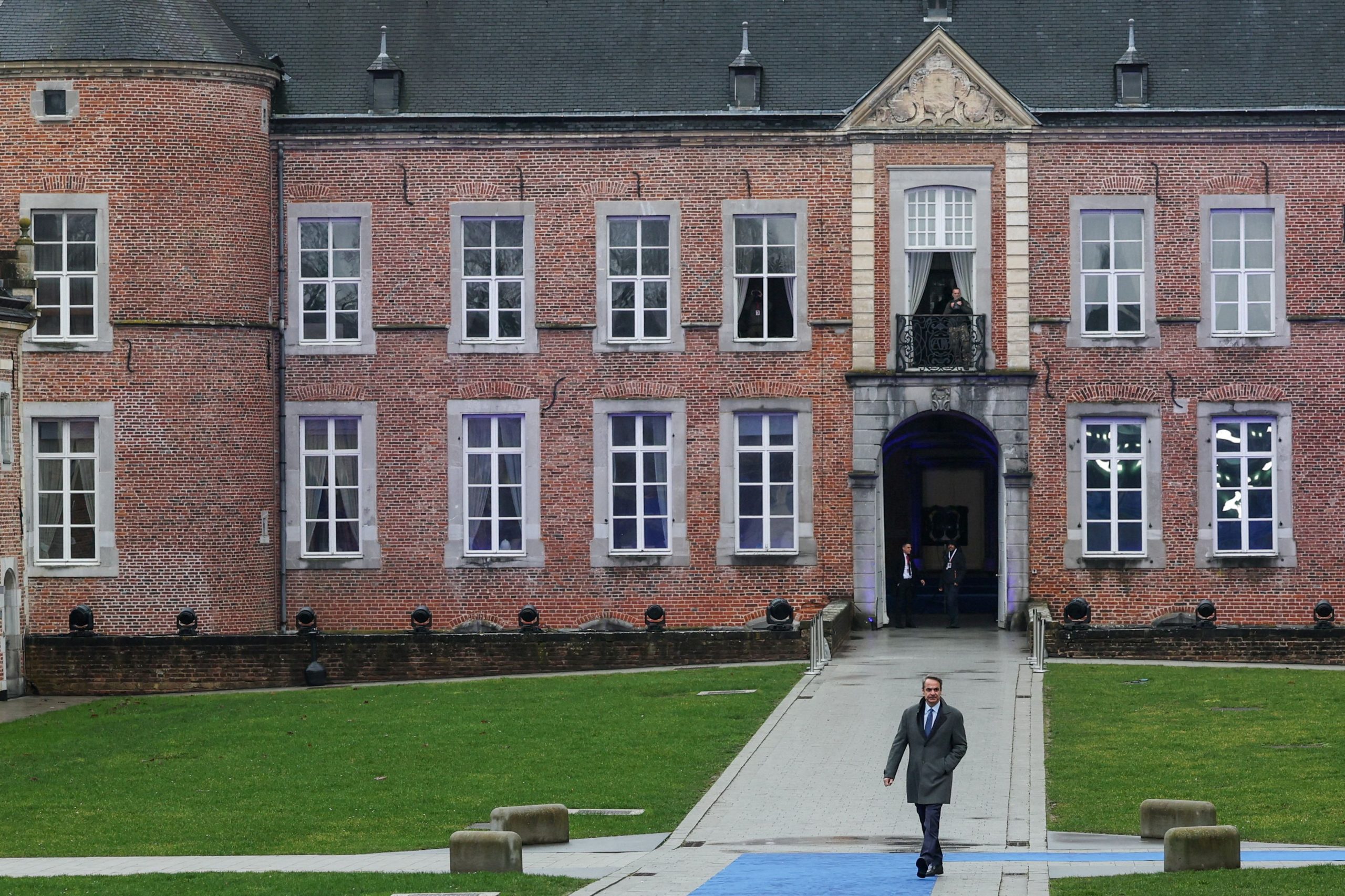 &Tau;&omicron; &laquo;&eta;&theta;&iota;&kappa;ό&raquo; &epsilon;&pi;&iota;&chi;&epsilon;ί&rho;&eta;&mu;&alpha; &upsilon;&pi;έ&rho; &tau;&omicron;&upsilon; &epsilon;&upsilon;&rho;&omega;&pi;&alpha;ϊ&kappa;&omicron;ύ &epsilon;&pi;&alpha;&nu;&epsilon;&xi;&omicron;&pi;&lambda;&iota;&sigma;&mu;&omicron;ύ