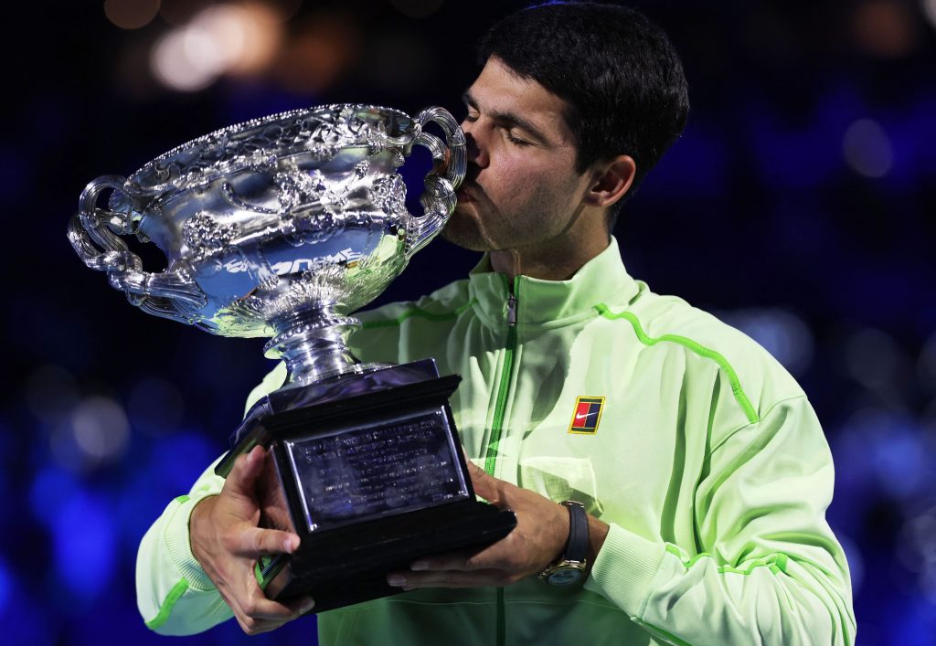 Ο Αλκαράθ λύγισε τον Τζόκοβιτς και στέφθηκε νέος βασιλιάς του Australian Open