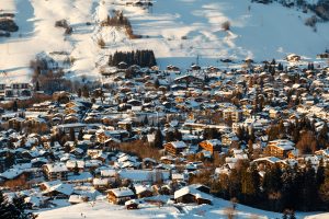 Συναγερμός στις Άλπεις: Εκκενώνονται χωριά  λόγω της έντονης χιονόπτωσης – Τρομακτικό βίντεο από χιονοστιβάδα στην Ιταλία