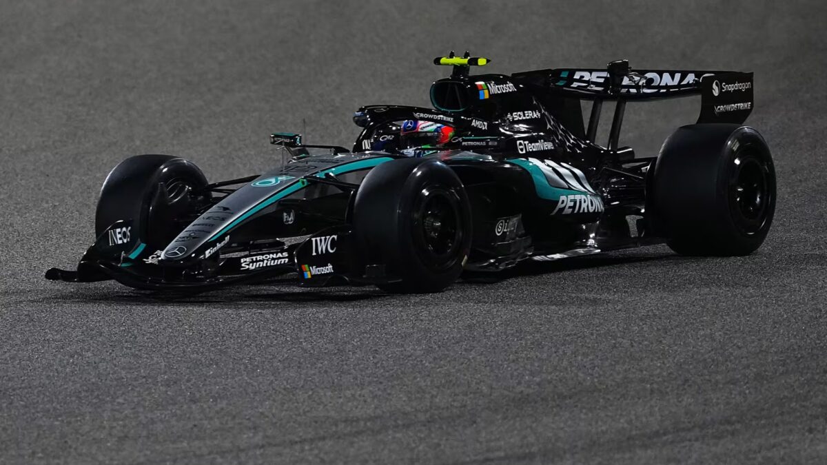 Formula1: H Ferrari &epsilon;&kappa;&tau;&omicron;&xi;&epsilon;ύ&tau;&eta;&kappa;&epsilon; &sigma;&tau;&iota;&sigmaf; &delta;&omicron;&kappa;&iota;&mu;έ&sigmaf; &sigma;&tau;&omicron; &Mu;&pi;&alpha;&chi;&rho;έ&iota;&nu;