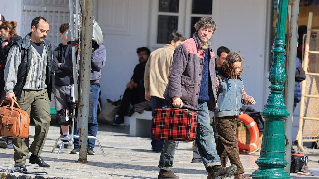 Ύδρα: Νέα πλάνα από την ταινία με πρωταγωνιστή τον Μπραντ Πιτ κάνουν τον γύρο του διαδικτύου