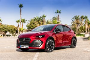 Nέο Renault Clio: Στην Ελλάδα η έκτη γενιά, πόσο κοστίζει, οι κινητήρες