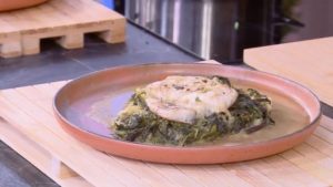 Λαβράκι φρικασέ: Η συνταγή του Δημήτρη Σκαρμούτσου που θα σας ξετρελάνει