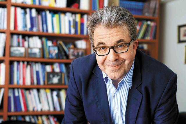 Κριστιάν Λεκέν στα ΝΕΑ: «“Tσουνάμι” για τον Τραμπ τα αρχεία Επστιν»