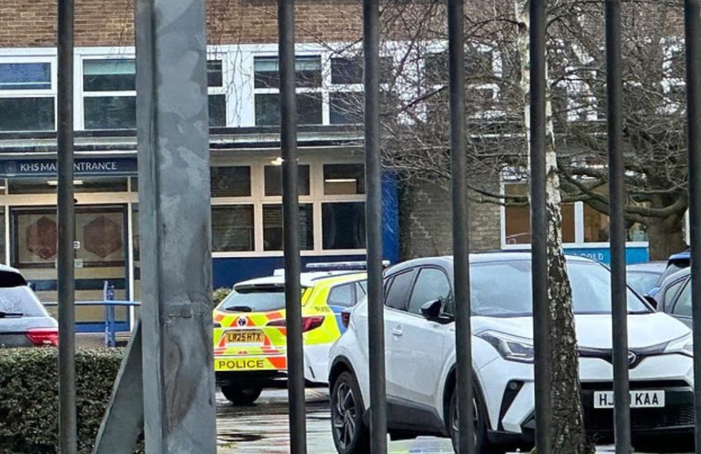 Βρετανία: Έφηβος επιτέθηκε με μαχαίρι και τραυμάτισε δύο μαθητές 12 και 13 ετών σε σχολείο