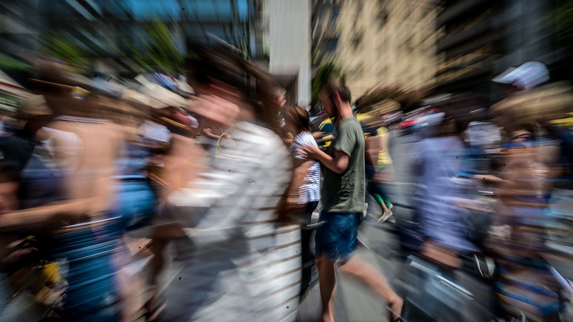 &Delta;&eta;&mu;&omicron;&gamma;&rho;&alpha;&phi;&iota;&kappa;ό &kappa;&alpha;&mu;&pi;&alpha;&nu;ά&kappa;&iota; &gamma;&iota;&alpha; &tau;&iota;&sigmaf; &mu;&epsilon;&gamma;&alpha;&lambda;ύ&tau;&epsilon;&rho;&epsilon;&sigmaf; &omicron;&iota;&kappa;&omicron;&nu;&omicron;&mu;ί&epsilon;&sigmaf; &tau;&omicron;&upsilon; &kappa;ό&sigma;&mu;&omicron;&upsilon;