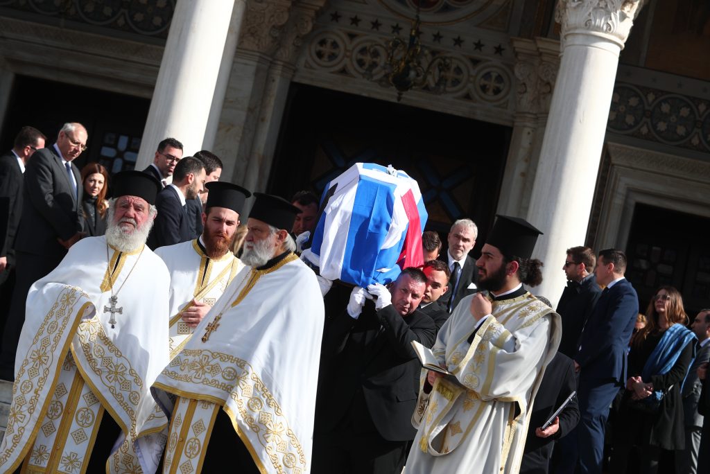 Ελένη Γλύκατζη – Αρβελέρ: Συγκίνηση στο τελευταίο αντίο – «Είχε διαγράψει από το λεξιλόγιό της τη λέξη αδύνατο»