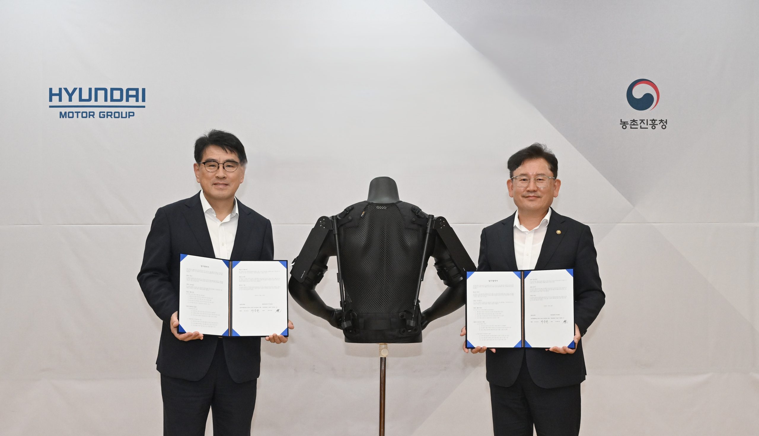 H Hyundai &theta;&alpha; &phi;&tau;&iota;ά&chi;&nu;&epsilon;&iota; &kappa;&alpha;&iota; &rho;&omicron;&mu;&pi;&omicron;&tau;&iota;&kappa;ό &gamma;&iota;&lambda;έ&kappa;&omicron; &gamma;&iota;&alpha; &alpha;&gamma;&rho;ό&tau;&epsilon;&sigmaf;