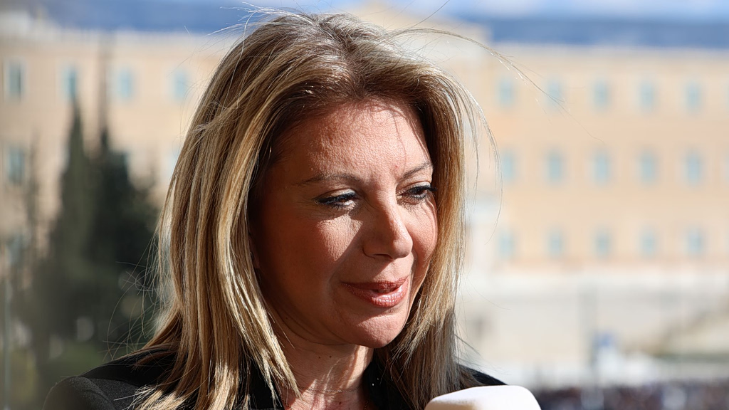 Τέμπη – Μαρία Καρυστιανού: «Αισθάνθηκα ότι δεν ήθελαν να μιλήσω στο Σύνταγμα» (photos – video)