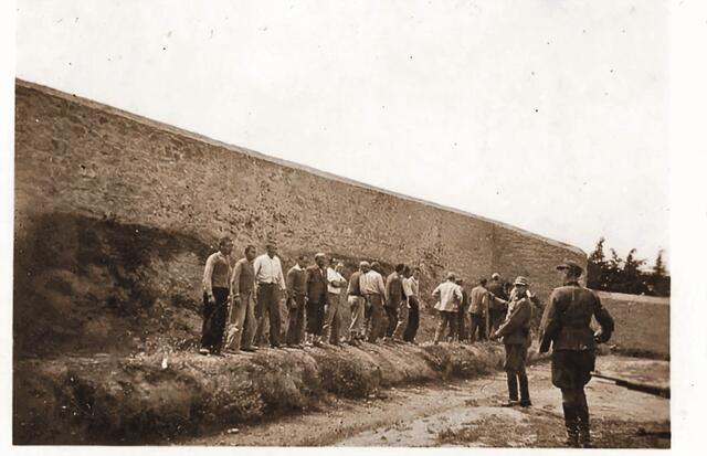 Tim de Craene: Γιατί απέσυρα τη δημοπρασία των φωτογραφιών της Καισαριανής – Δρομολογεί διαδικασίες το ΥΠΠΟ