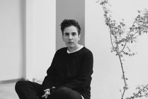 Κατερίνα Σκουρλή στα Νέα: «Για εμάς η σκηνική ταυτότητα δεν είναι κάτι σταθερό ή προκαθορισμένο»