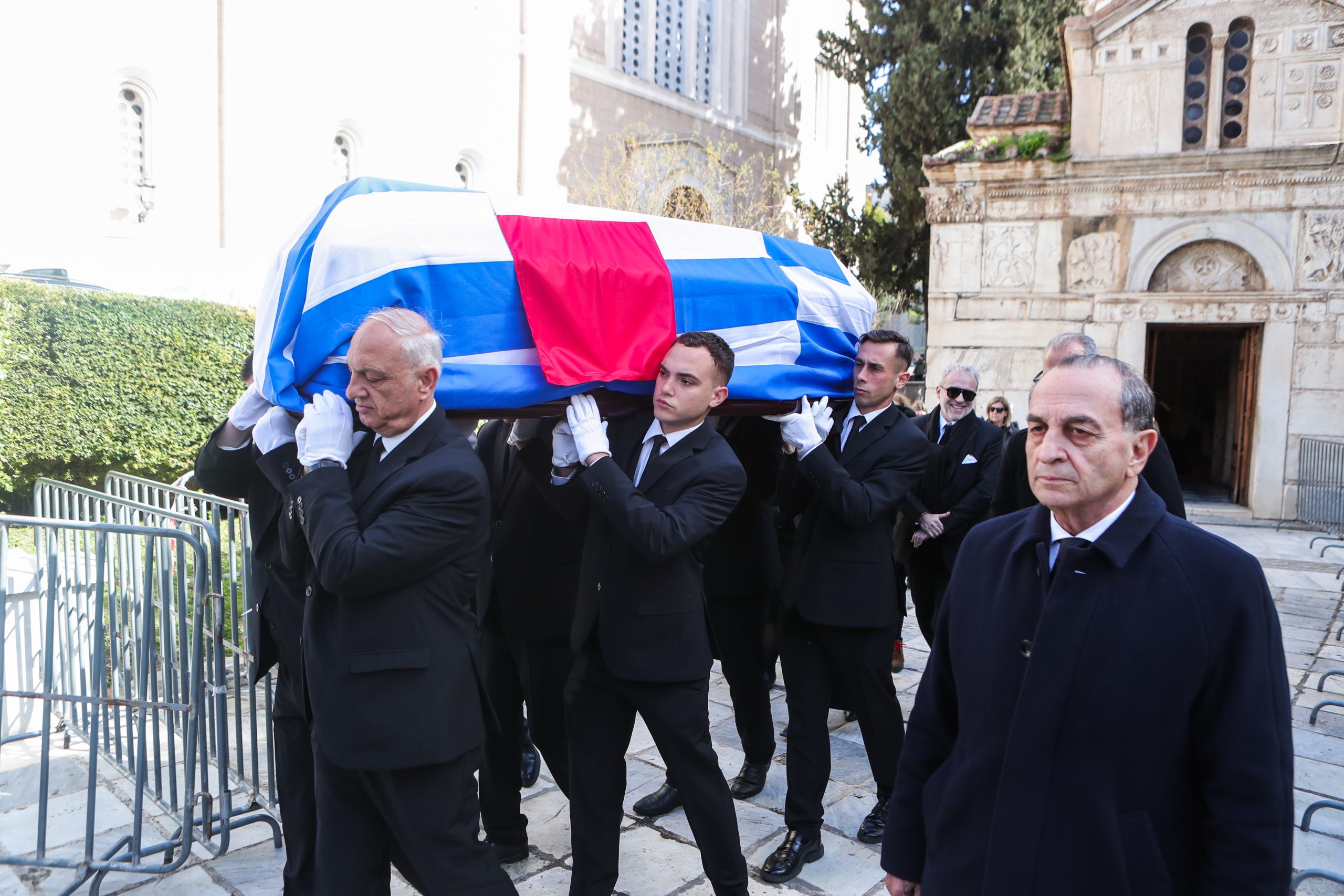 &Kappa;&eta;&delta;&epsilon;ί&alpha; &Epsilon;&lambda;έ&nu;&eta;&sigmaf; &Gamma;&lambda;ύ&kappa;&alpha;&tau;&zeta;&eta; &ndash; &Alpha;&rho;&beta;&epsilon;&lambda;έ&rho;: &Sigma;&upsilon;&gamma;&kappa;ί&nu;&eta;&sigma;&eta; &sigma;&tau;&omicron; &tau;&epsilon;&lambda;&epsilon;&upsilon;&tau;&alpha;ί&omicron; &alpha;&nu;&tau;ί&omicron; &ndash; &Sigma;&tau;&iota;&sigmaf; 13:00 &eta; &epsilon;&delta;ό&delta;&iota;&omicron;&sigmaf; &alpha;&kappa;&omicron;&lambda;&omicron;&upsilon;&theta;ί&alpha;