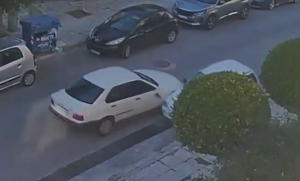 Άλιμος: Καρέ καρέ η ξέφρενη πορεία μεθυσμένης οδηγού που παρέσυρε 11 οχήματα