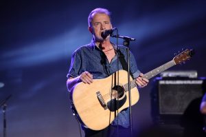 Ο Νίκος Ζιώγαλας αποκάλυψε για ποιον έγραψε το τραγούδι «Σταρ του σινεμά» (video)