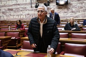 Υπόθεση Παναγόπουλου: Η ανώνυμη καταγγελία μέσα από την ΓΣΕΕ, το οικόπεδο στον Άγιο Στέφανο και τα μετρητά στις… γλάστρες