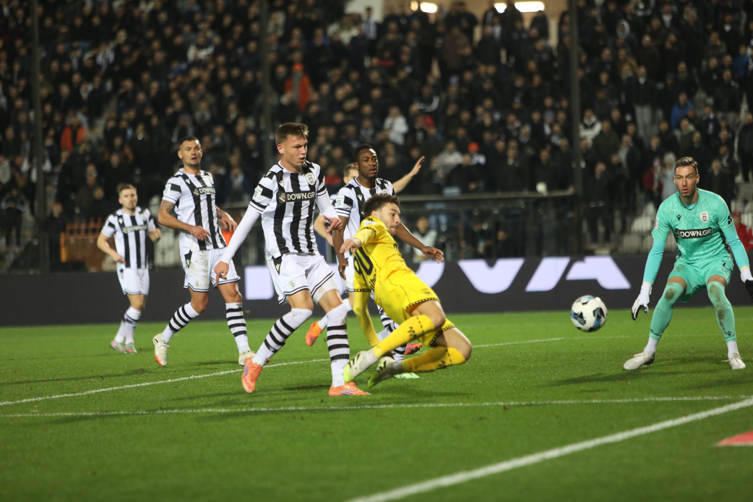 &Pi;&Alpha;&Omicron;&Kappa;: &Tau;&rho;&epsilon;&iota;&sigmaf; &pi;&iota;&tau;&sigma;&iota;&rho;&iota;&kappa;ά&delta;&epsilon;&sigmaf;, &tau;&rho;&epsilon;&iota;&sigmaf; &pi;&rho;&omicron;&kappa;&rho;ί&sigma;&epsilon;&iota;&sigmaf;