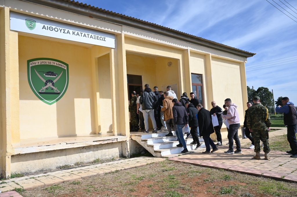 Πρεμιέρα για τη νέα στρατιωτική θητεία – Κατάταξη της Α΄ ΕΣΣΟ 2026 υπό το νέο καθεστώς (φωτογραφίες)