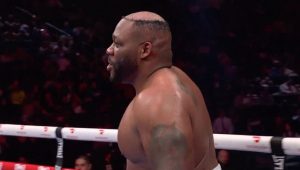 Ο Τζάρελ Μίλερ έχασε τα μαλλιά του στο ρινγκ αλλά κέρδισε τον αγώνα (βίντεο)