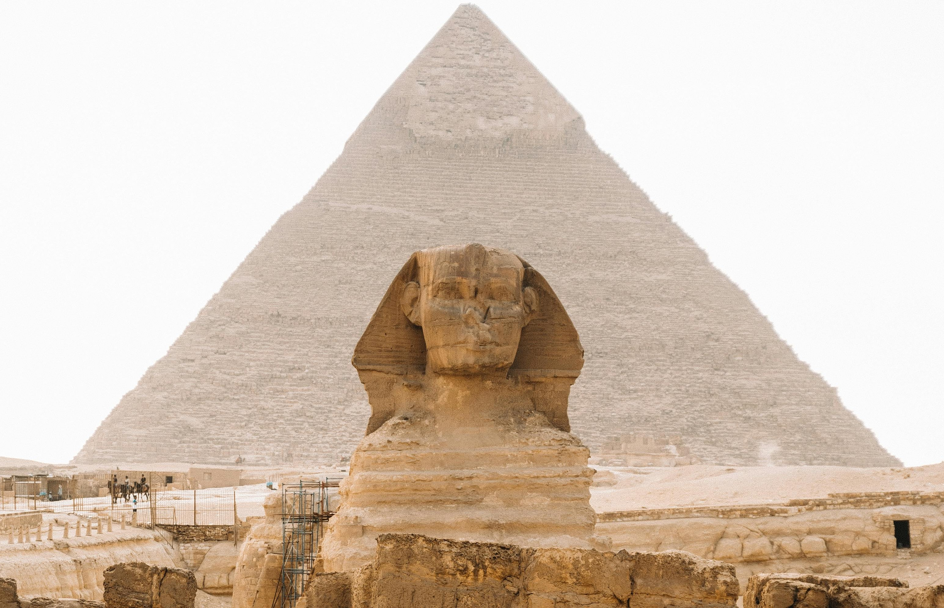 &Mu;&epsilon;&tau;&alpha;&xi;ύ &epsilon;&pi;&iota;&sigma;&tau;ή&mu;&eta;&sigmaf; &kappa;&alpha;&iota; &theta;&rho;ύ&lambda;&omicron;&upsilon;: &Tau;&alpha; &delta;&epsilon;&delta;&omicron;&mu;έ&nu;&alpha; &pi;&omicron;&upsilon; &alpha;&nu;&alpha;&zeta;&omega;&pi;&upsilon;&rho;ώ&nu;&omicron;&upsilon;&nu; &tau;&omicron; &mu;&upsilon;&sigma;&tau;ή&rho;&iota;&omicron; &tau;&eta;&sigmaf; &Gamma;&kappa;ί&zeta;&alpha;&sigmaf;