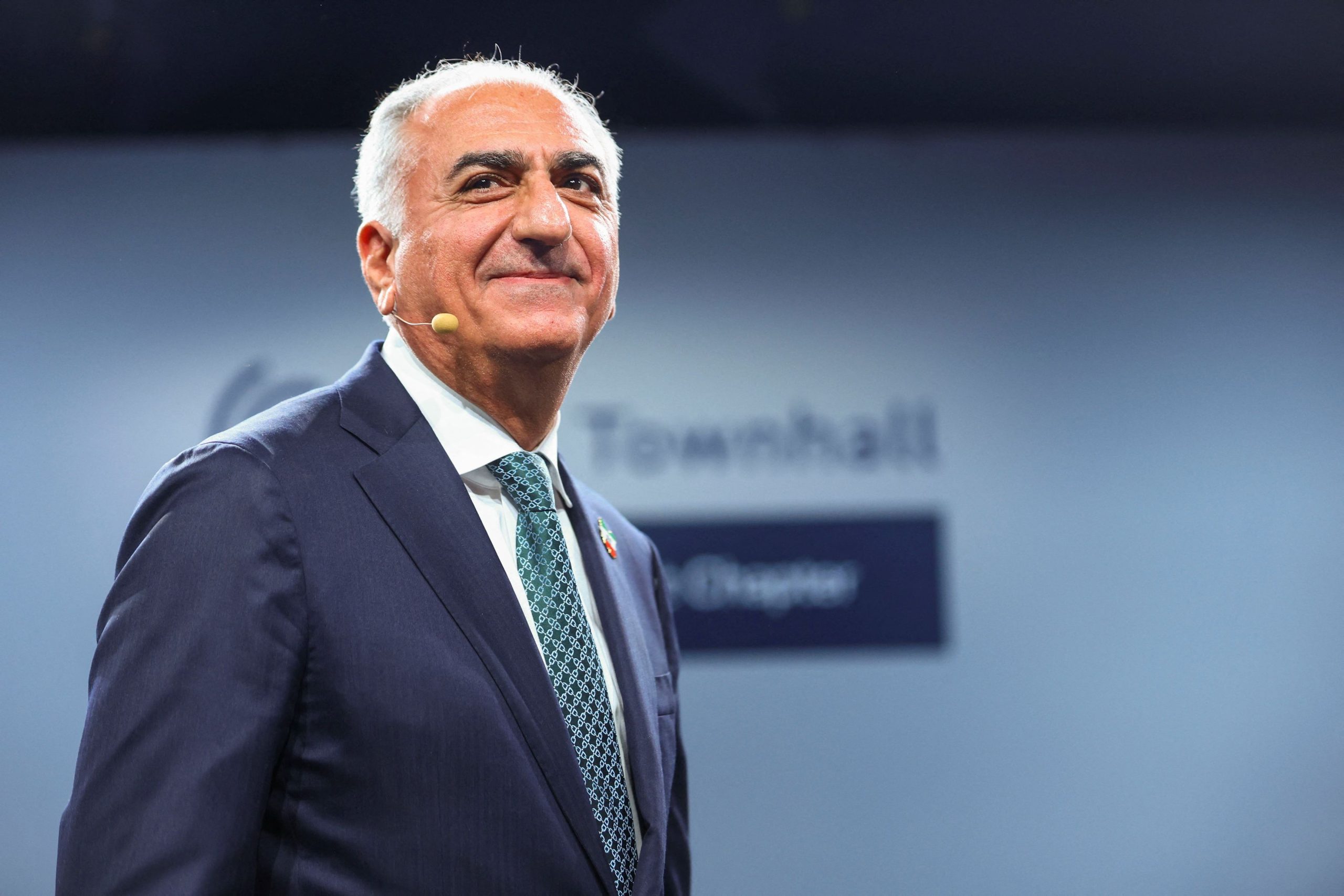 Ρεζά Παχλαβί : Ύστερα από τόσο αίμα που χύθηκε , πώς θα μπορούσαν οι Ιρανοί να αποδεχθούν οτιδήποτε λιγότερο από τη δημοκρατία ;