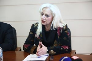 Οι μύθοι του Κολωνακίου και οι αχάμπαροι υπουργοί της διασπάθισης των κονδυλίων