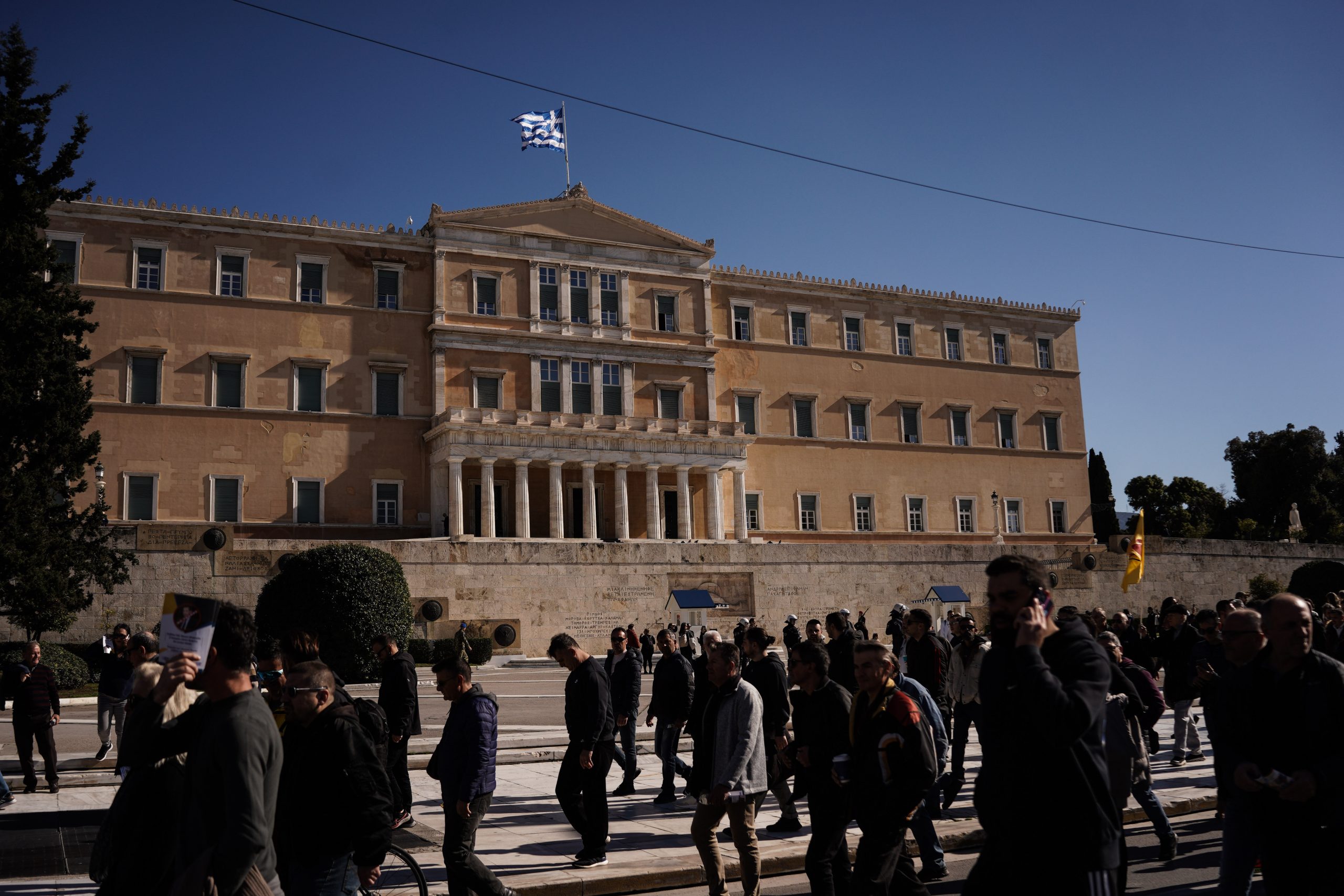 &Tau;&omicron; ά&rho;&theta;&rho;&omicron; 86 &xi;&alpha;&nu;ά &sigma;&tau;&omicron; &epsilon;&pi;ί&kappa;&epsilon;&nu;&tau;&rho;&omicron; &ndash; &Kappa;&upsilon;&beta;έ&rho;&nu;&eta;&sigma;&eta; &kappa;&alpha;&iota; &alpha;&nu;&tau;&iota;&pi;&omicron;&lambda;ί&tau;&epsilon;&upsilon;&sigma;&eta; &sigma;&epsilon; &tau;&rho;&omicron;&chi;&iota;ά &sigma;ύ&gamma;&kappa;&rho;&omicron;&upsilon;&sigma;&eta;&sigmaf;