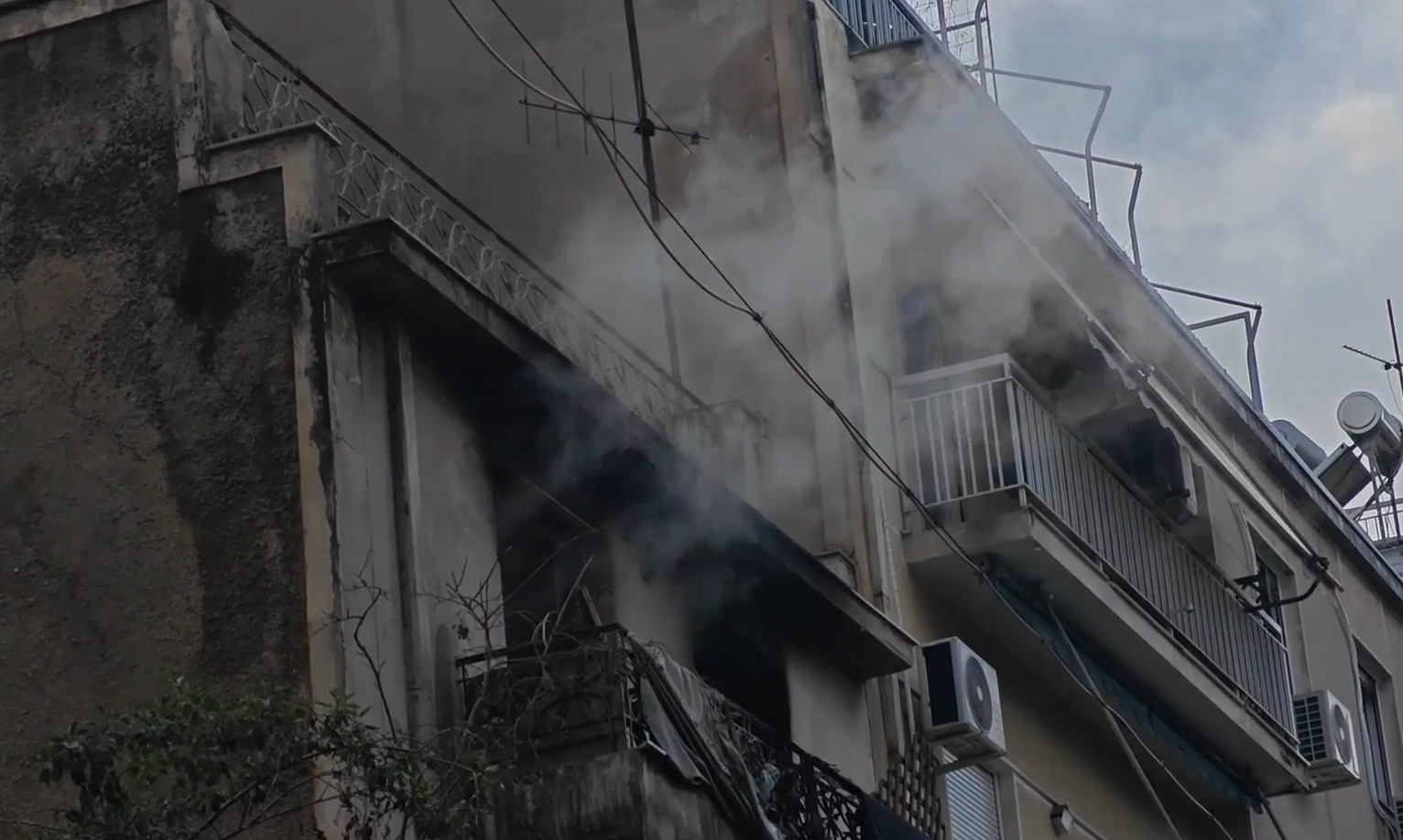 &Mu;&epsilon;&tau;&alpha;&xi;&omicron;&upsilon;&rho;&gamma;&epsilon;ί&omicron;: &Phi;&omega;&tau;&iota;ά &sigma;&epsilon; &alpha;&kappa;&alpha;&tau;&omicron;ί&kappa;&eta;&tau;&omicron; &kappa;&tau;ί&rho;&iota;&omicron; &ndash; &Pi;&omicron;ύ έ&chi;&epsilon;&iota; &delta;&iota;&alpha;&kappa;&omicron;&pi;&epsilon;ί