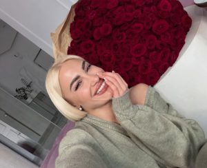 Τα 365 τριαντάφυλλα της Ιωάννας Τούνη πάνε… Σαουδική Αραβία!