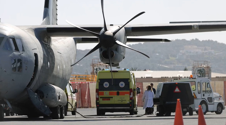 Τραγωδία στη Χίο: Στο Παίδων «Αγία Σοφία» έξι παιδιά μεταναστών – Βίντεο από την αεροδιακομιδή τους