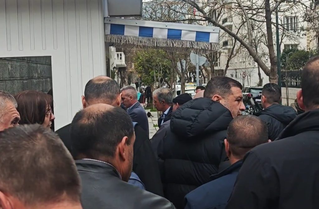 Στο Μαξίμου οι κτηνοτρόφοι – Συναντώνται με τον Κυριάκο Μητσοτάκη