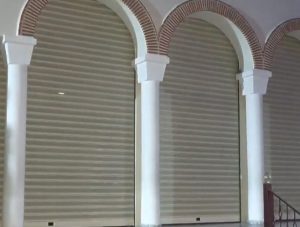 Κορυδαλλός: Ιερέας θωράκισε εκκλησία μετά από κλοπή με… ρολά – «Κλείνουν το βράδυ και ανοίγουν πάλι το πρωί»