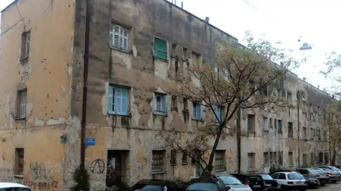 Αναβιώνουν τα προσφυγικά Αλεξάνδρας: Ξεκινά η αποκατάσταση ιστορικών πολυκατοικιών