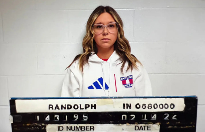 Ιντιάνα: Σάλος με γραμματέα λυκείου που είχε σχέσεις με μαθητές – Την έπιασε επ’ αυτοφώρω ο σύζυγός της