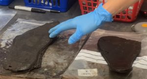 Από τα βάθη της ιστορίας στο φως: Ένα τεράστιο παπούτσι βρέθηκε σε ρωμαϊκό φρούριο – Τι πληροφορίες προσφέρει