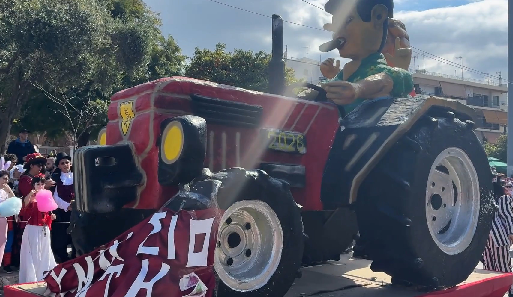 &Omicron; &Rho;έ&nu;&tau;&eta;&sigmaf; έ&gamma;&iota;&nu;&epsilon;&hellip; &Rho;ί&omicron;: &Epsilon;&kappa;&rho;&eta;&kappa;&tau;&iota;&kappa;ή &kappa;&alpha;&rho;&nu;&alpha;&beta;&alpha;&lambda;&iota;&kappa;ή &pi;&alpha;&rho;έ&lambda;&alpha;&sigma;&eta; &mu;&epsilon; &tau;&rho;&alpha;&kappa;&tau;έ&rho; &kappa;&alpha;&iota; &lambda;ά&tau;&iota;&nu; &rho;&upsilon;&theta;&mu;&omicron;ύ&sigmaf;