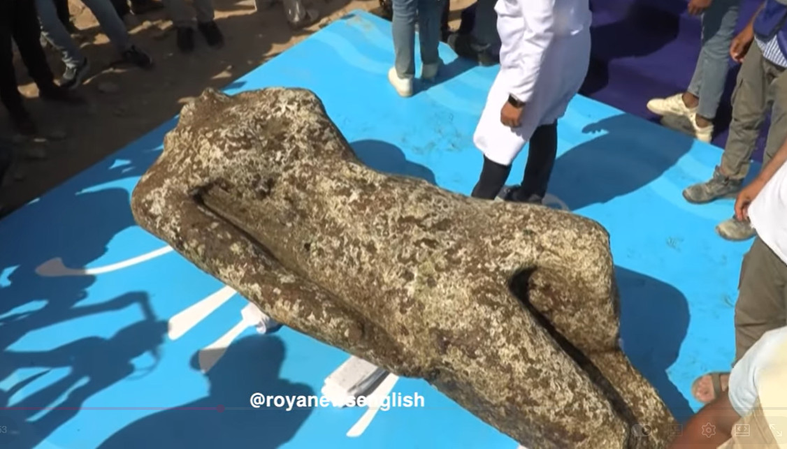 &Eta; &pi;ό&lambda;&eta; &pi;&omicron;&upsilon; &kappa;&alpha;&tau;ά&pi;&iota;&epsilon; &eta; &theta;ά&lambda;&alpha;&sigma;&sigma;&alpha;: &Sigma;&tau;&omicron; &laquo;&phi;&omega;&sigmaf;&raquo; &sigma;&phi;ί&gamma;&gamma;&epsilon;&sigmaf;, &alpha;&gamma;ά&lambda;&mu;&alpha;&tau;&alpha; &kappa;&alpha;&iota; &alpha;&rho;&chi;&alpha;ί&omicron; &lambda;&iota;&mu;ά&nu;&iota; 2.000 &epsilon;&tau;ώ&nu; (video)