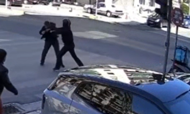 Αχαρνών: «Πήγες να με σκοτώσεις» – Η στιγμή του άγριου καβγά μεταξύ οδηγών που κατέληξε σε μαχαίρωμα