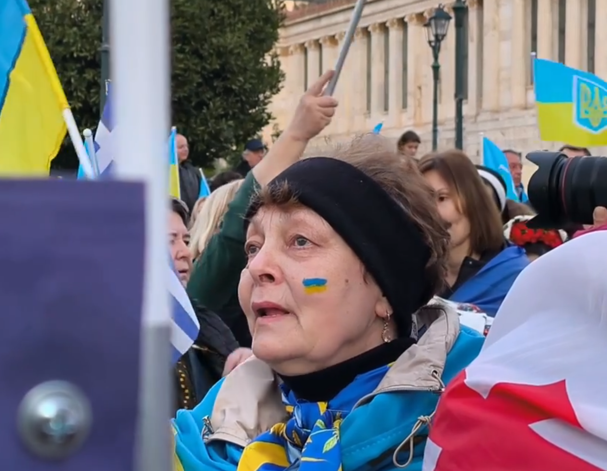 &Omicron;&upsilon;&kappa;&rho;&alpha;&nu;&omicron;ί &sigma;&tau;&eta;&nu; &Epsilon;&lambda;&lambda;ά&delta;&alpha;: &Beta;&alpha;&rho;&iota;έ&sigmaf; &alpha;&pi;ώ&lambda;&epsilon;&iota;&epsilon;&sigmaf; &kappa;&alpha;&iota; &alpha;&lambda;&lambda;&eta;&lambda;&epsilon;&gamma;&gamma;ύ&eta; &tau;έ&sigma;&sigma;&epsilon;&rho;&alpha; &chi;&rho;ό&nu;&iota;&alpha; &mu;&epsilon;&tau;ά &tau;&eta;&nu; έ&nu;&alpha;&rho;&xi;&eta; &tau;&omicron;&upsilon; &pi;&omicron;&lambda;έ&mu;&omicron;&upsilon;