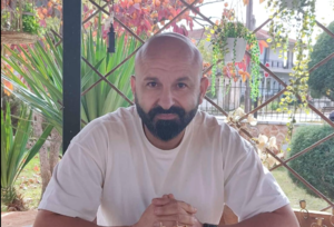 Συγκλονίζει ο Υπάτιος Πατμάνογλου 9 χρόνια μετά το δυστύχημα με την Porsche: «Η κόλαση είναι εδώ, η πληγή δεν κλείνει»