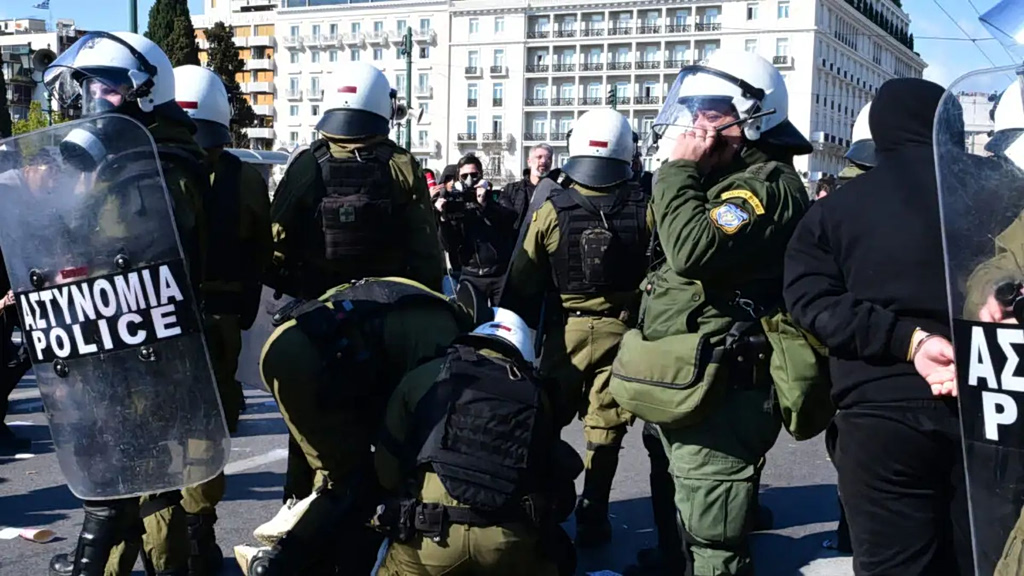 Τέμπη: 174 προσαγωγές και 11 συλλήψεις