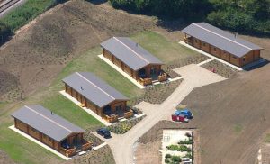 Θρίλερ στη Βρετανία: Νεκροί βρέθηκαν μία 15χρονη και ένας 17χρονος σε παραθεριστικό πάρκο – Σύλληψη υπόπτου