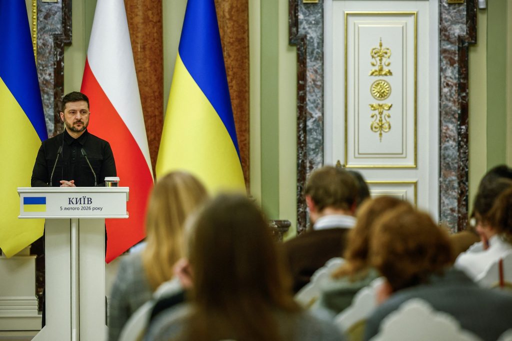 Συνομιλίες υπό πυρά: Ρωσία και Ουκρανία διαπραγματεύονται ενώ ο πόλεμος συνεχίζεται