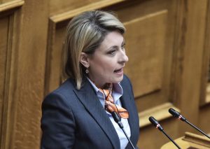 Σάλος με τις δηλώσεις Αλεξοπούλου: «Το τζάμπα πέθανε» για τους εκπαιδευτικούς των νησιών – Τι είπε για τα ενοίκια