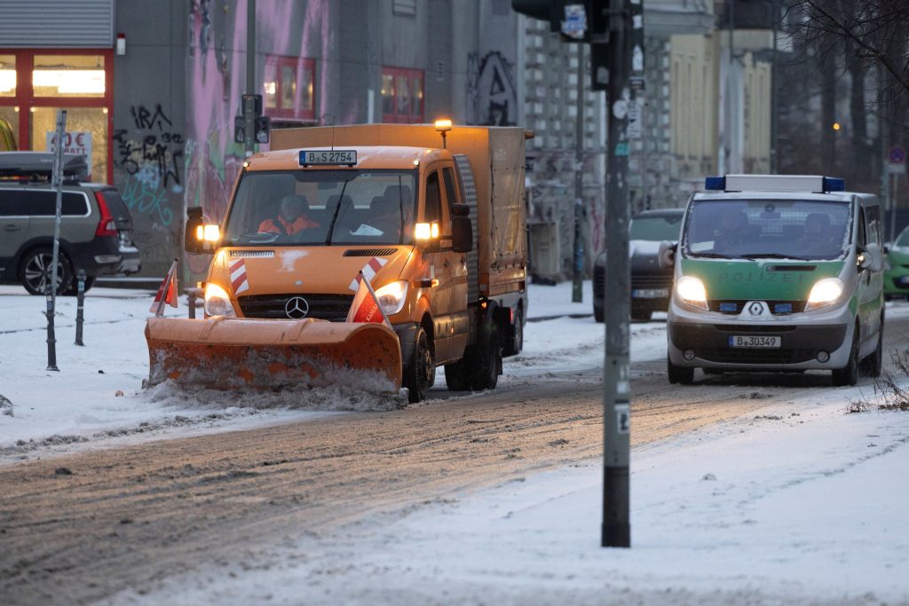 Κλειστό το αεροδρόμιο του Βερολίνου λόγω μαύρου πάγου και παγωμένης βροχής