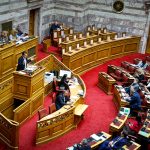 «Να πυροβολούνται όσοι μπαίνουν παράνομα στη χώρα»: Τα όσα απίστευτα ακούστηκαν στη Βουλή μετά την τραγωδία στη Χίο