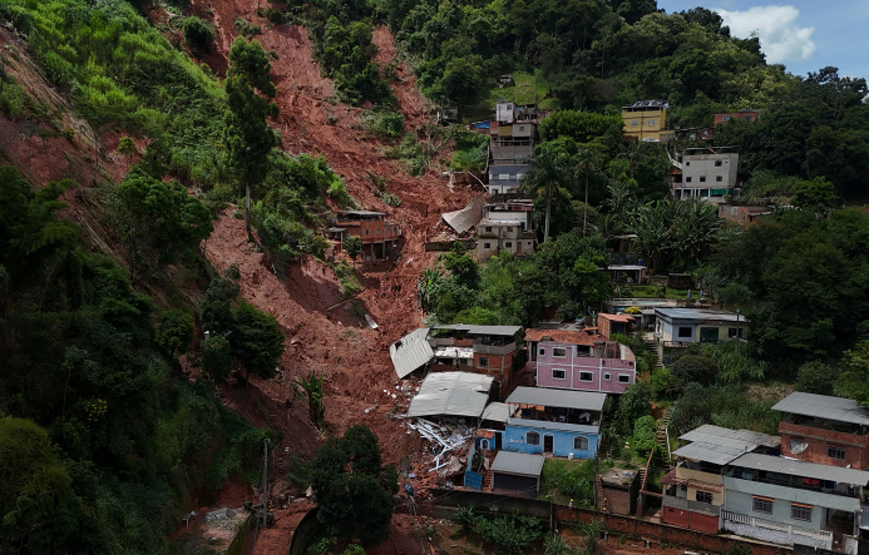 &Beta;&rho;&alpha;&zeta;&iota;&lambda;ί&alpha;: &Sigma;&tau;&omicron;&upsilon;&sigmaf; 46 &omicron;&iota; &nu;&epsilon;&kappa;&rho;&omicron;ί &alpha;&pi;ό &tau;&iota;&sigmaf; &kappa;&alpha;&tau;&omicron;&lambda;&iota;&sigma;&theta;ή&sigma;&epsilon;&iota;&sigmaf;, &sigma;&beta;ή&nu;&omicron;&upsilon;&nu; &omicron;&iota; &epsilon;&lambda;&pi;ί&delta;&epsilon;&sigmaf; &gamma;&iota;&alpha; &tau;&omicron;&upsilon;&sigmaf; 21 &alpha;&gamma;&nu;&omicron;&omicron;ύ&mu;&epsilon;&nu;&omicron;&upsilon;&sigmaf;