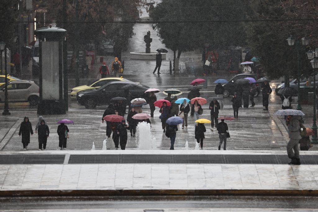 Καιρός: Βροχές και τοπικά έντονα φαινόμενα την Παρασκευή – Η πρόγνωση από την Ελίνα Καρέτσου