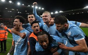 Λίβερπουλ – Μάντσεστερ Σίτι 1-2: Ιστορική νίκη για τους «πολίτες» στο «Άνφιλντ»