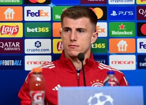 Κοστίνια: «Όλοι είμαστε εδώ για να βοηθήσουμε τον Ολυμπιακό – Ο κόσμος μας δίνει δύναμη»